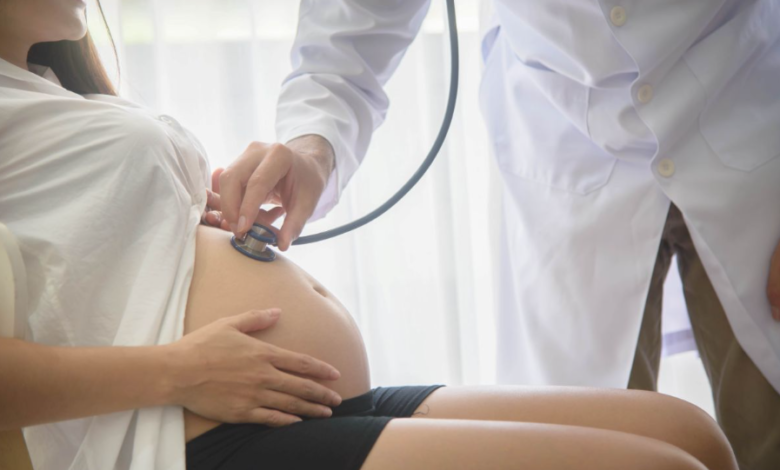 How is the Obstetric analgesia service performed? Will it be harmful to mothers or babies?