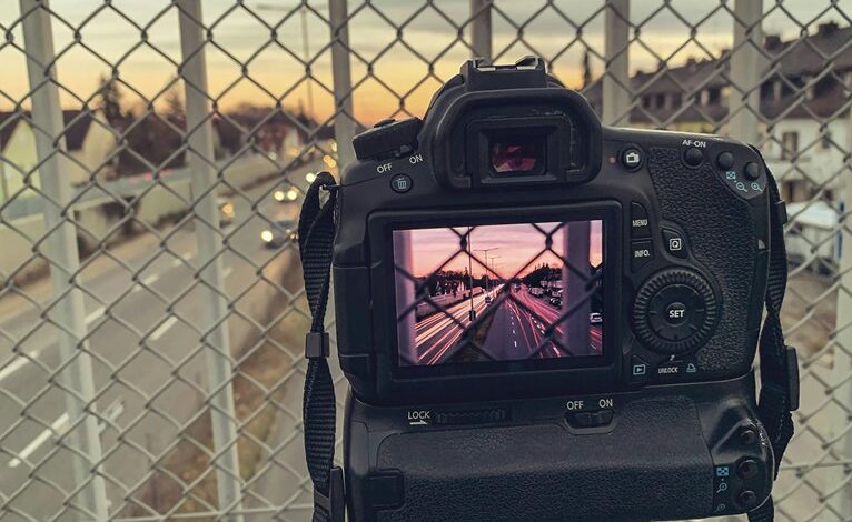 capture traffic with lens prism